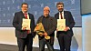 Helse- og omsorgsminister Jan Christian Vestre mener innovative anskaffelser og offentlig–privat samarbeid kan få større betydning i kommunenes helse- og omsorgstjenester fremover. Her sammen med utvalgsleder Kjell Erik Ullmann Øie (i midten) og statssekretær i Kommunal- og distriktsdepartementet Martin Østtveit-Moe under dagens overrekkelsen av Innovasjons- og samskapingsutvalgets NOU «Den nye velferdskommunen».