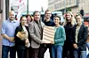 Representanter fra Bærum kommunes anskaffelsesenhet og Miljøstiftelsen Svanemerket etter utdelingen av prisen «Norges beste innkjøper 2025». Fra venstre: Børge Fjelldal, Tone Vingen, Ole Ursin-Smith og Kristine Birkeland (alle Bærum kommune), samt Jorunn Amundgård, Marius Sandvoll Weschke, Sophie Wiik og Tormod Lien (alle Miljøstiftelsen Svanemerket). Foto: Miljøstiftelsen Svanemerket.